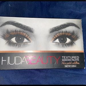 Huda Beauty Rose Gold Palette